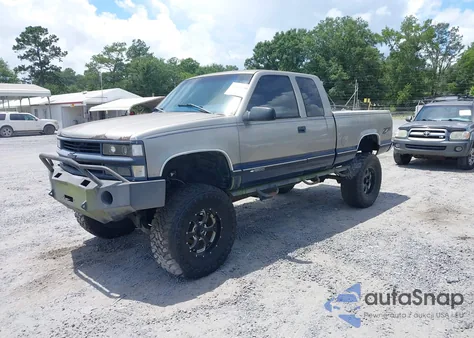 1998 Chevrolet K1500 Fleetside z USA, uszkodzony, nr VIN 1GCEK19R6WR131980